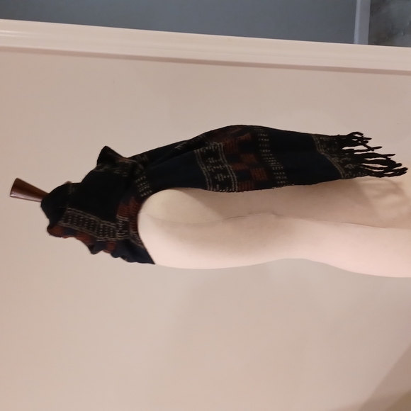 American Eagle scarf navy orange printed graphic Aztec design tassels used - Picture 13 of 16